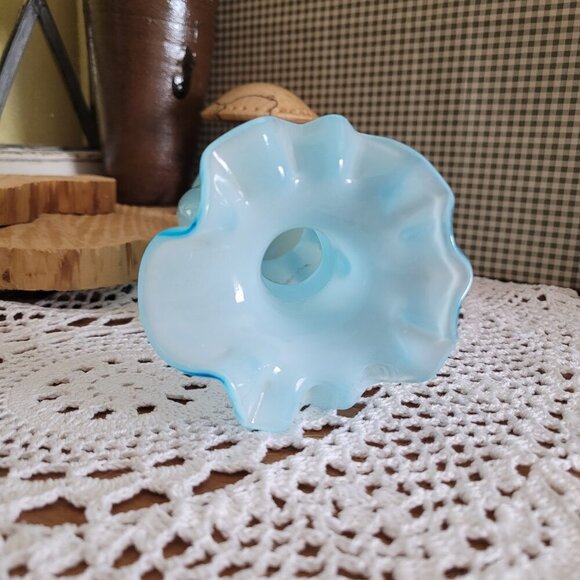 Vintage Fenton Blue Blown Glass Melon Flower Vase with Ruffled Edge - Picture 8 of 13